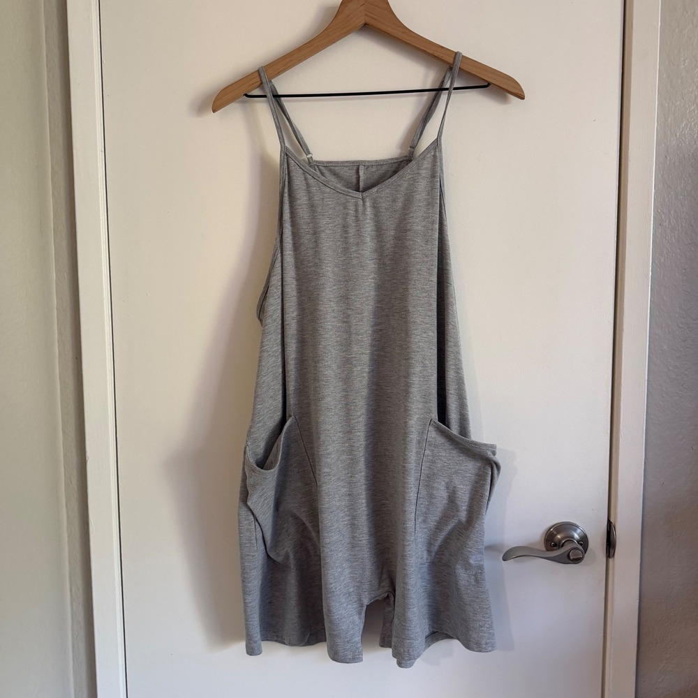 Heather Gray Sleeveless Harem Romper with Pockets and Adjustable Straps - Picture 2 of 6